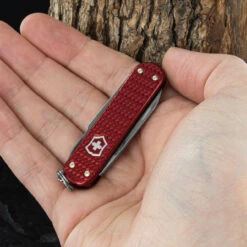 Victorinox Classic Precious Alox 20 Victorinox Classic Precious Alox -Petromaxi Shop BMC 06221401G.1 54150.1648563199