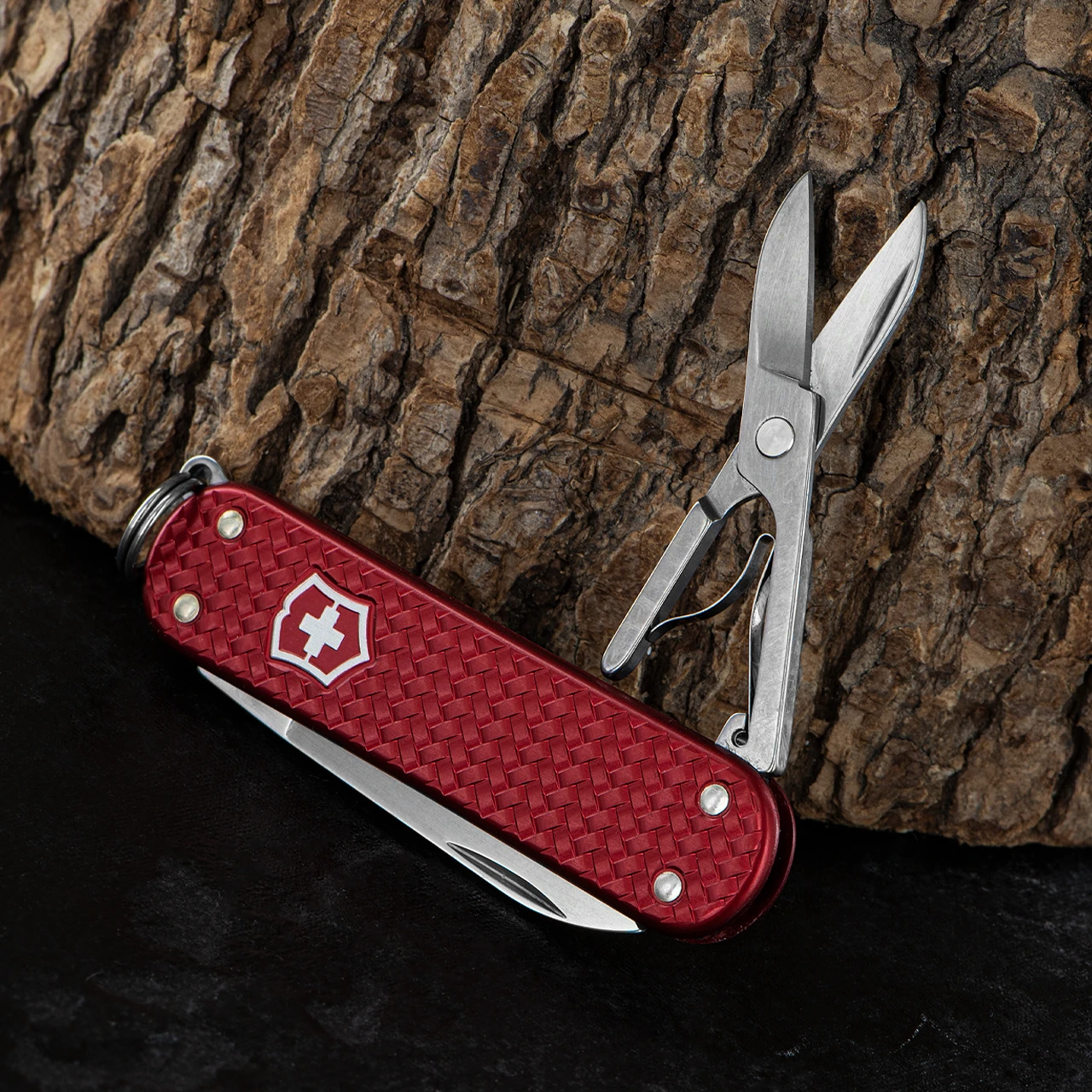 Victorinox Classic Precious Alox 9 Victorinox Classic Precious Alox - Image 7