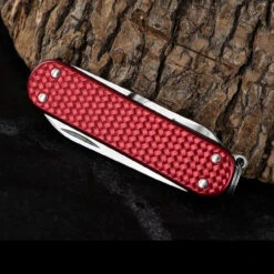Victorinox Classic Precious Alox 25 Victorinox Classic Precious Alox -Petromaxi Shop BMC 06221401G 46756.1648563199