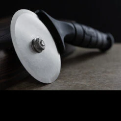 Ka-Bar Za-Saw Pizza Cutter -Petromaxi Shop KA9927det4 49208.1623943544