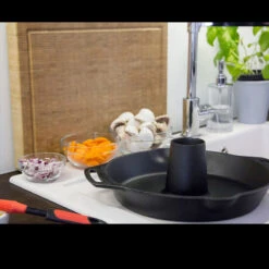 Petromax Poultry Roaster CF30 10 Petromax Poultry Roaster CF30 -Petromaxi Shop p4 px cf30det2 33828.1587401779